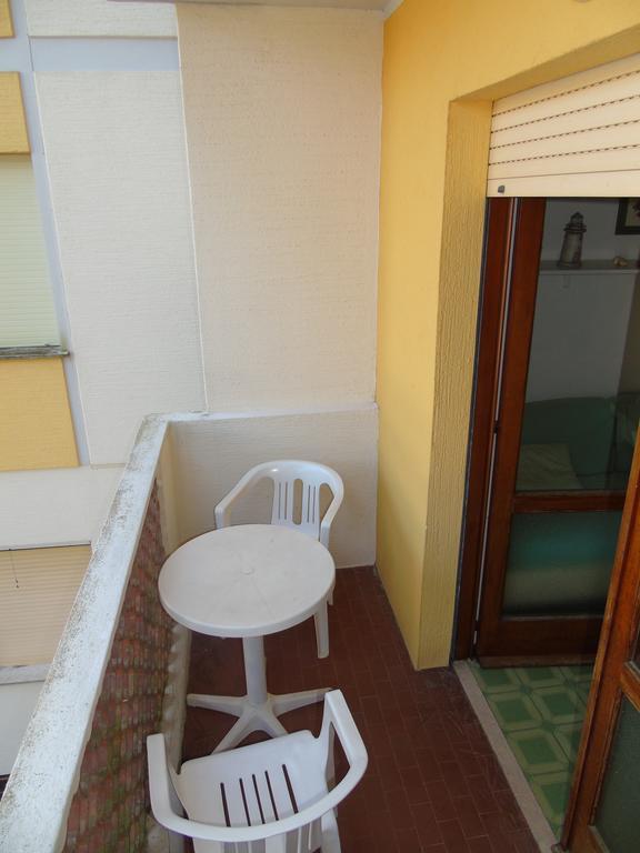 Condominio Ginestra Lignano Sabbiadoro Bilik gambar